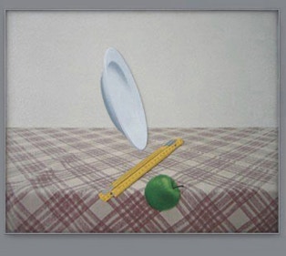 Variation 2 der Interaktiven Kunst: 'DENKPAUSE' (1977), Stilleben mit Apfel, Teller und Zollstock, Siebdruck, 32farbig auf Metall und Magnet-Folie