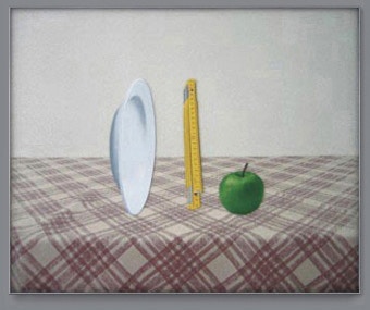 Spielbild 'Denkpause': Stilleben mit stehenden Teller, Zollstock und Apfel – Interaktive Kunst 